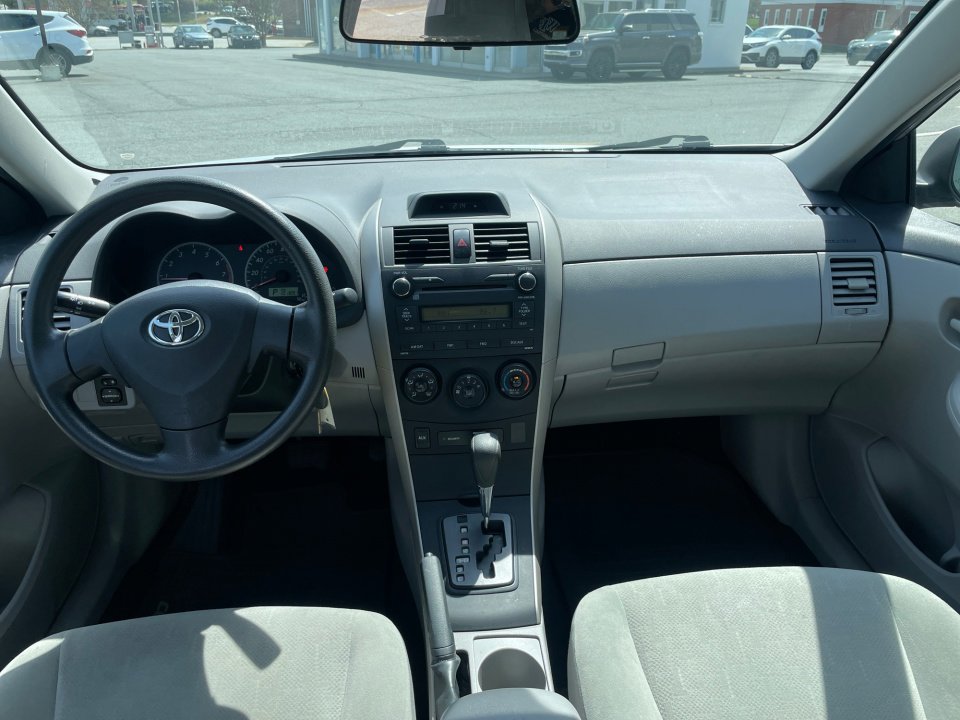 Used 2013 Toyota Corolla L image 18