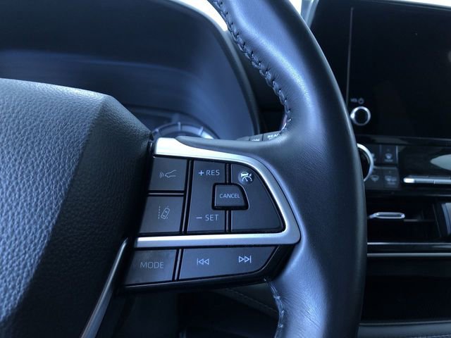 Used 2024 Toyota Highlander LE image 28