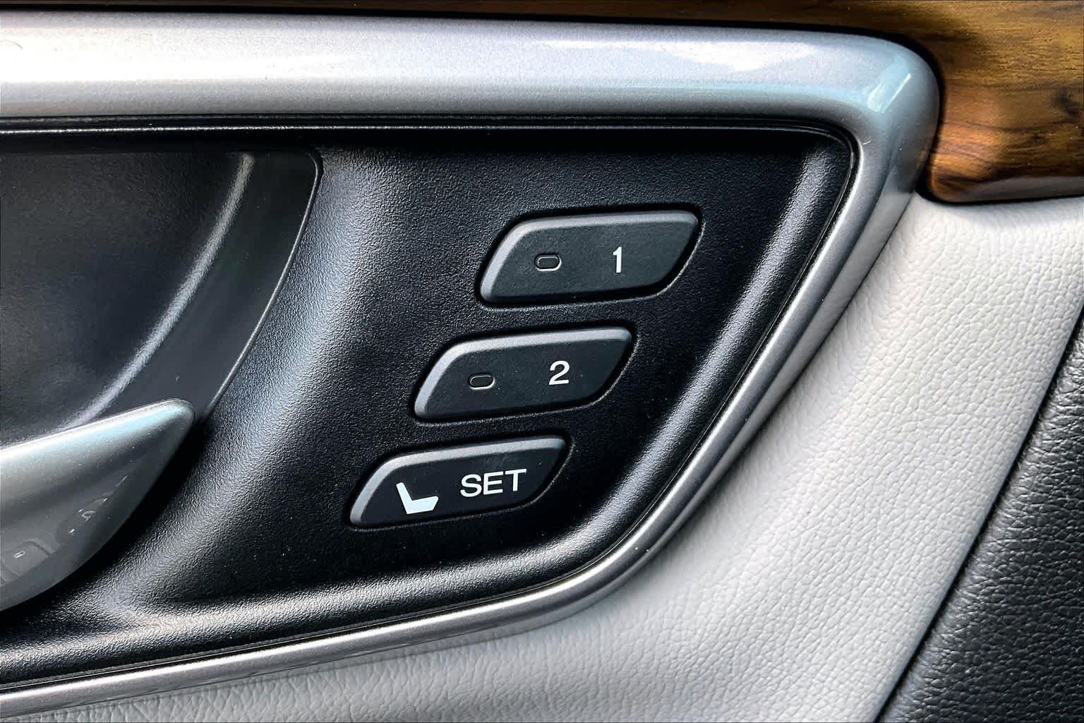 Used 2017 Honda CR-V EX-L image 32