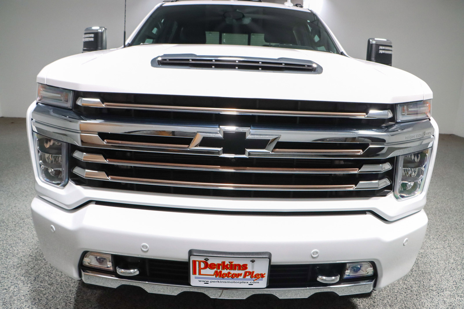 Used 2023 Chevrolet Silverado 2500 High Country w/ Technology Package image 4
