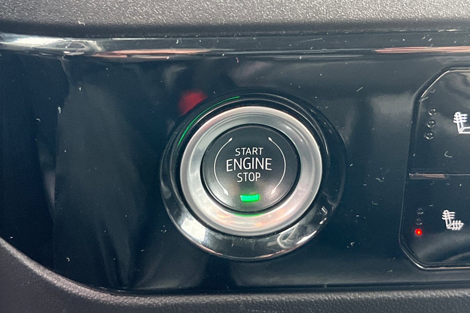 Used 2024 GMC Sierra 1500 SLT image 18