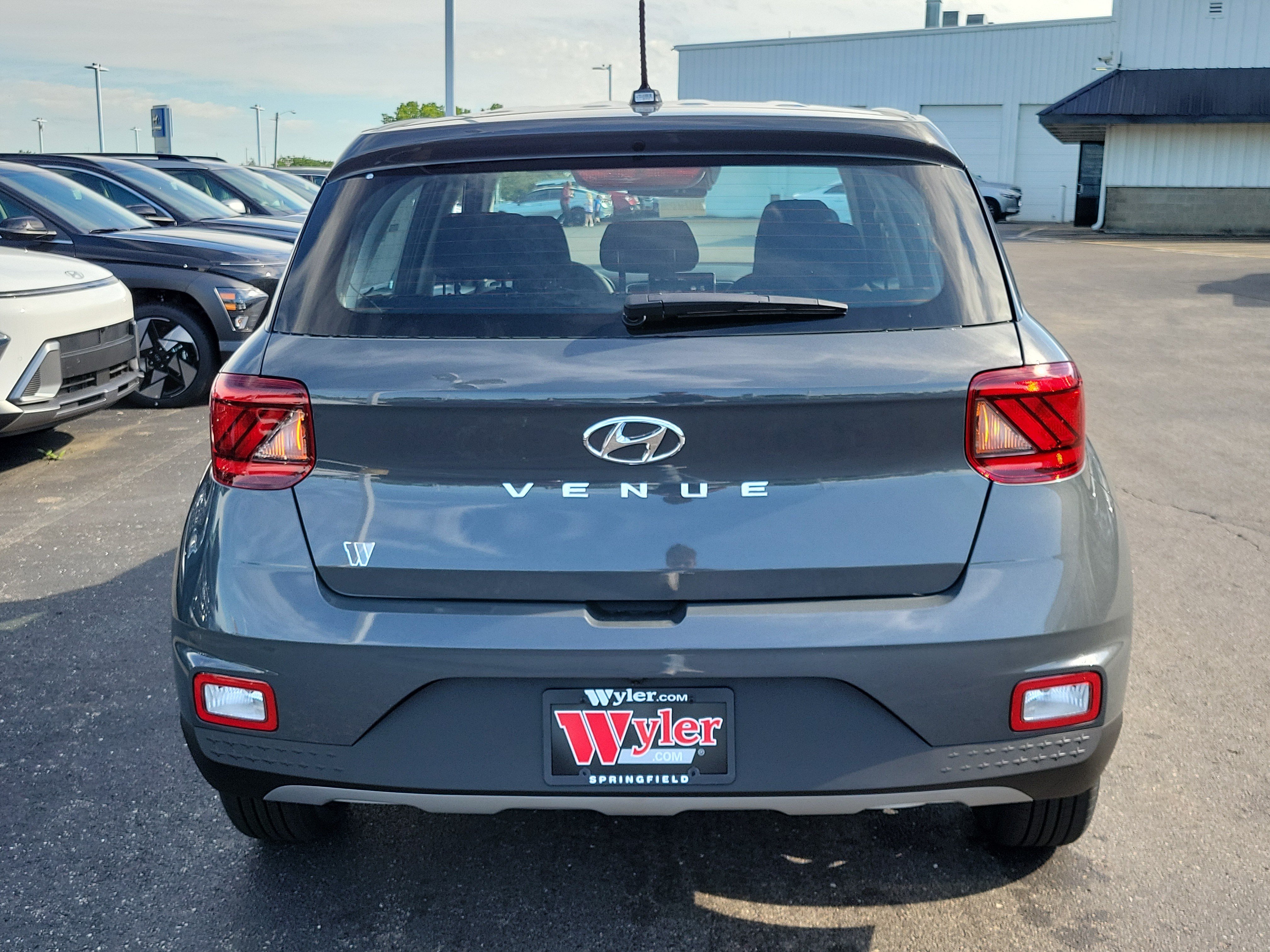 New 2026 Hyundai Venue SE FWD image 4