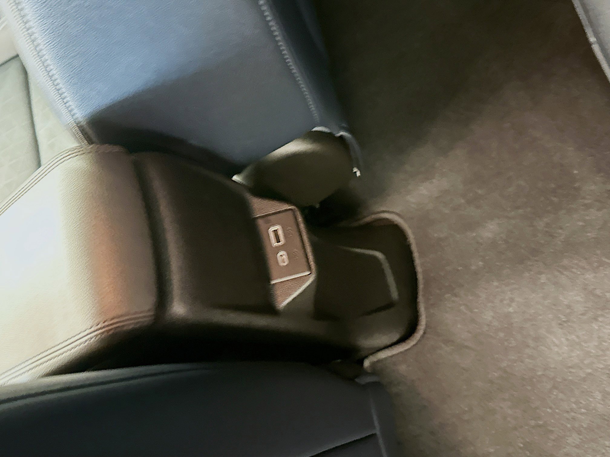 Used 2023 Chevrolet Bolt EUV Premier image 27