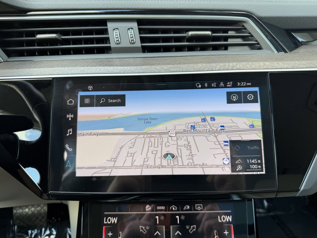 Used 2024 Audi Q8 e-tron Premium Plus w/ Premium Plus Package image 25