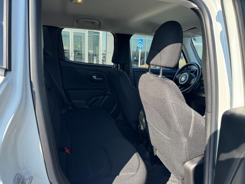 Used 2022 Jeep Renegade Latitude w/ Convenience Group image 13