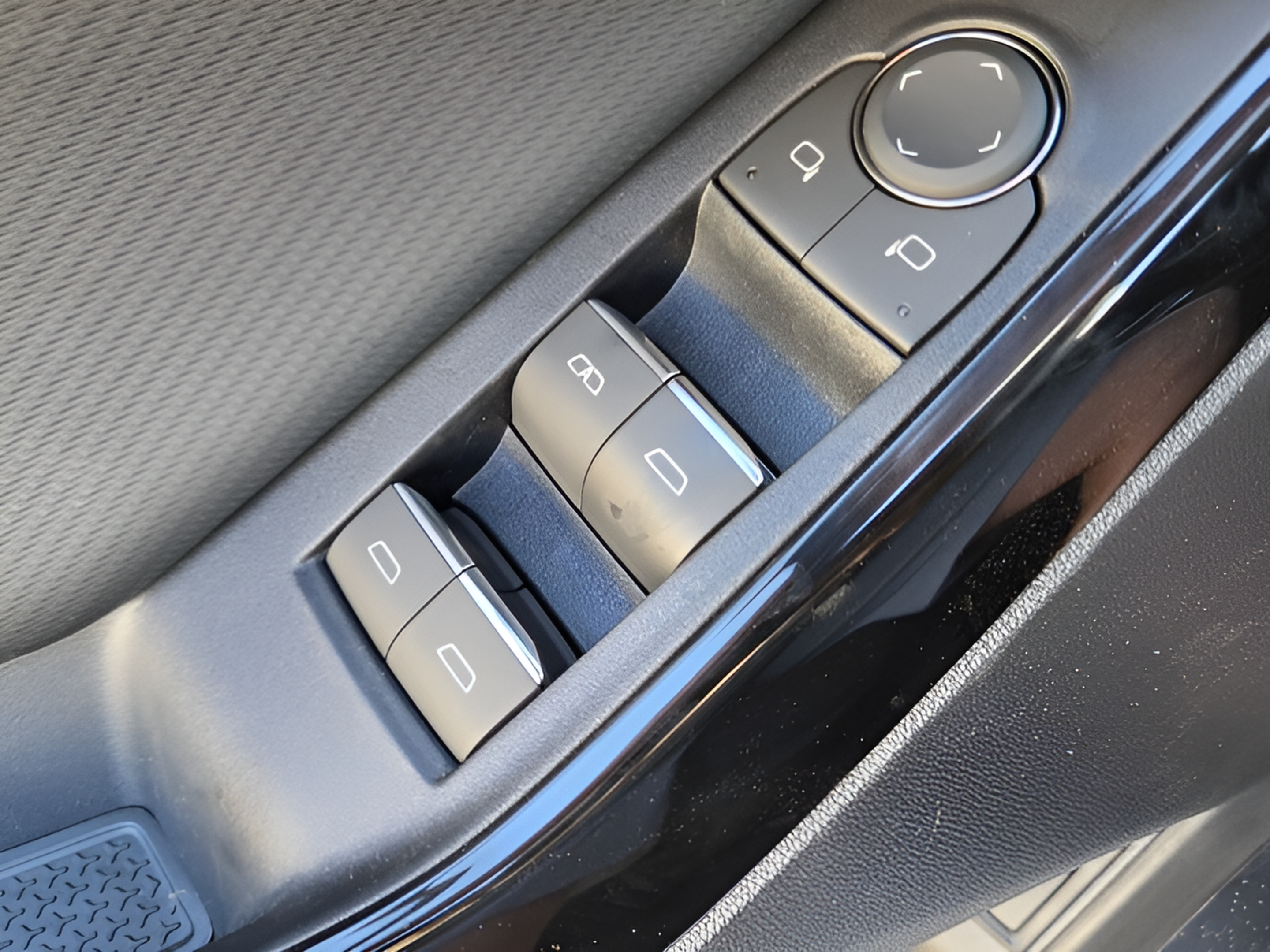 New 2027 Chevrolet Equinox RS FWD image 28