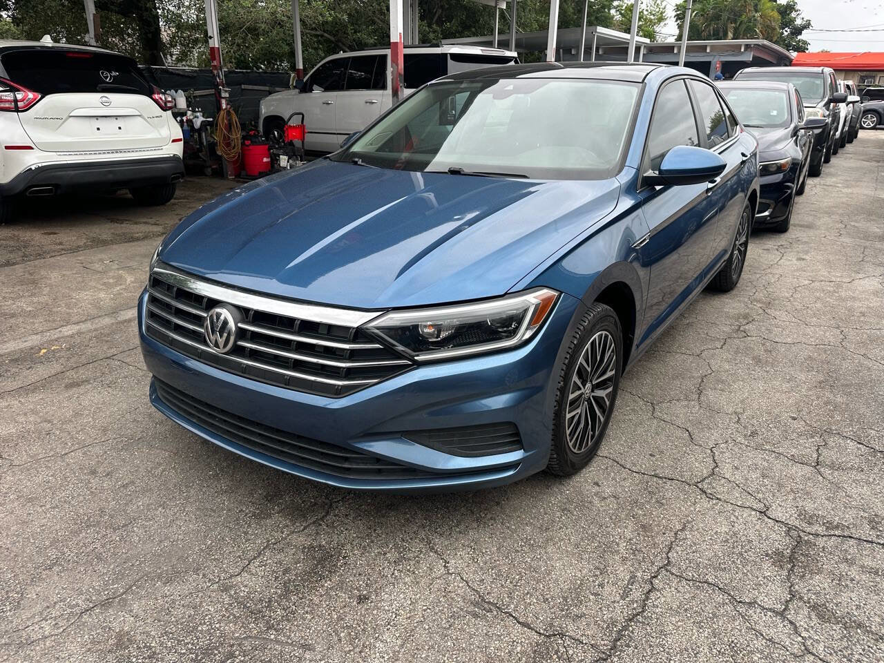 Used 2019 Volkswagen Jetta SEL image 2