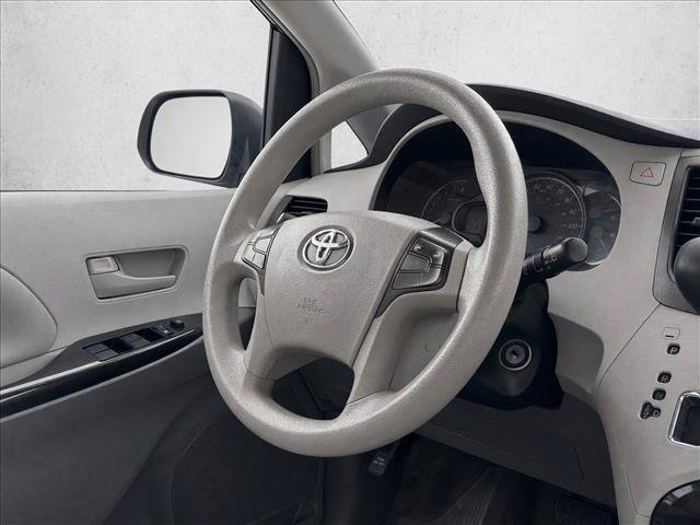 Used 2013 Toyota Sienna LE AWD/4WD image 17