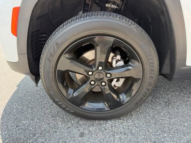 Used 2023 Jeep Grand Cherokee Altitude AWD/4WD image 40