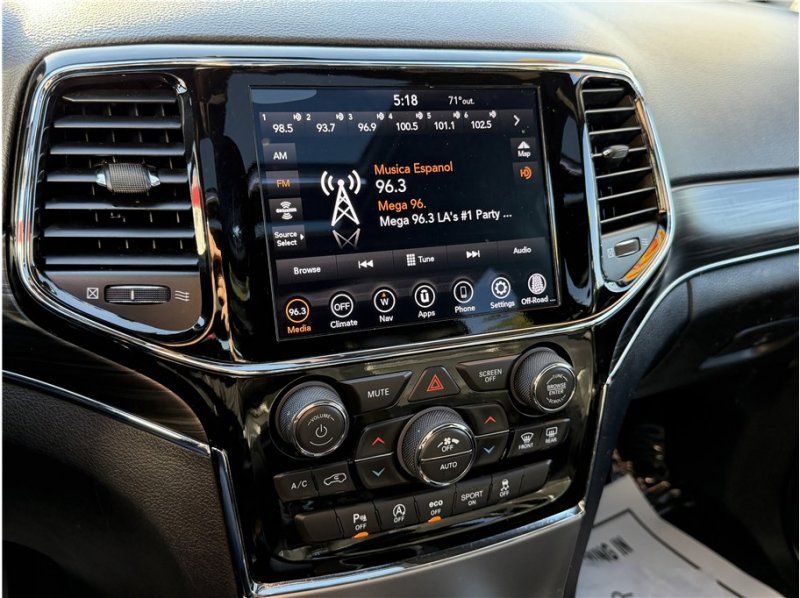 Used 2020 Jeep Grand Cherokee Limited w/ Luxury Group II image 41