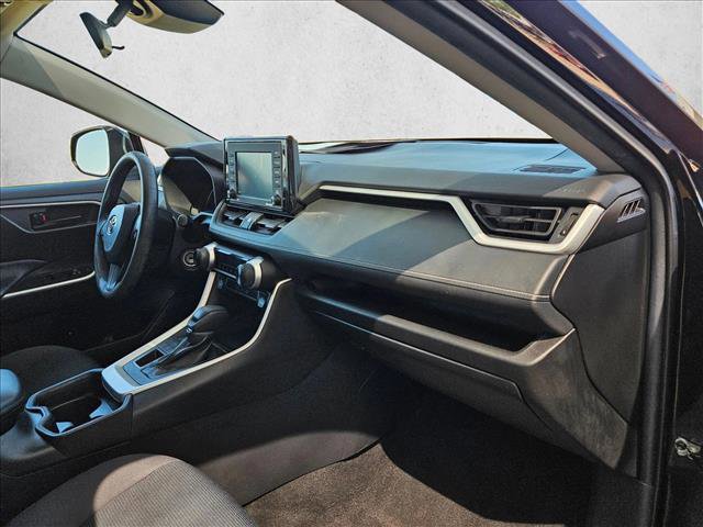 Used 2021 Toyota RAV4 LE image 16