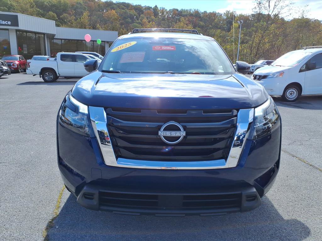 Certified 2025 Nissan Pathfinder SV image 12