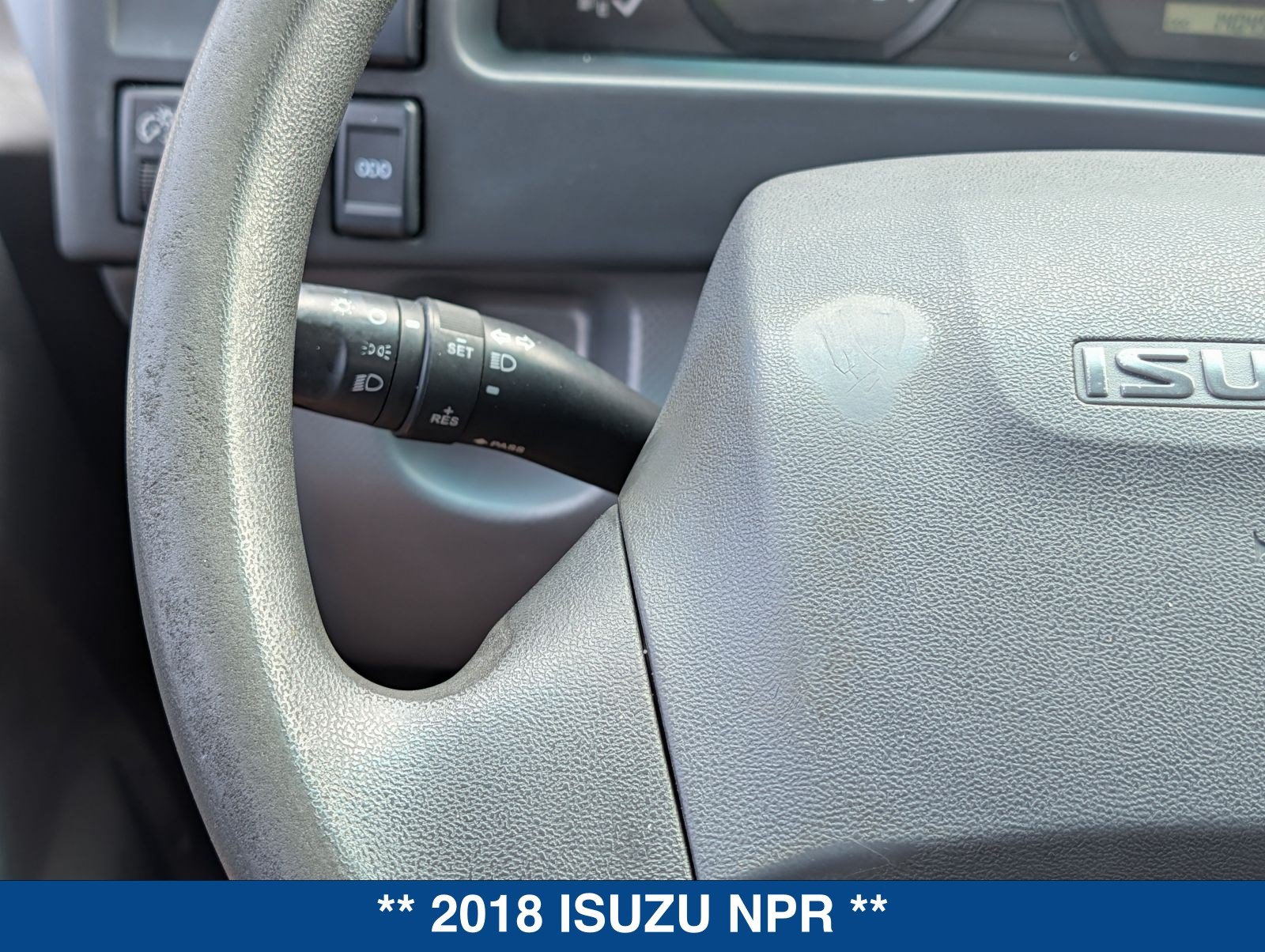 Used 2018 Isuzu NPR RWD image 21