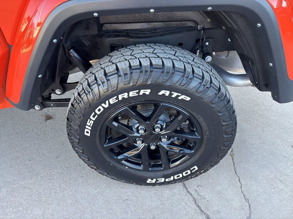 Used 2023 Jeep Gladiator Sport AWD/4WD image 10