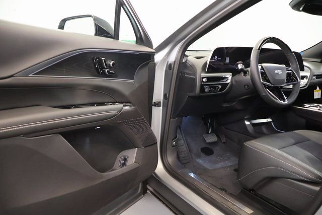 New 2026 Cadillac Lyriq Luxury image 6