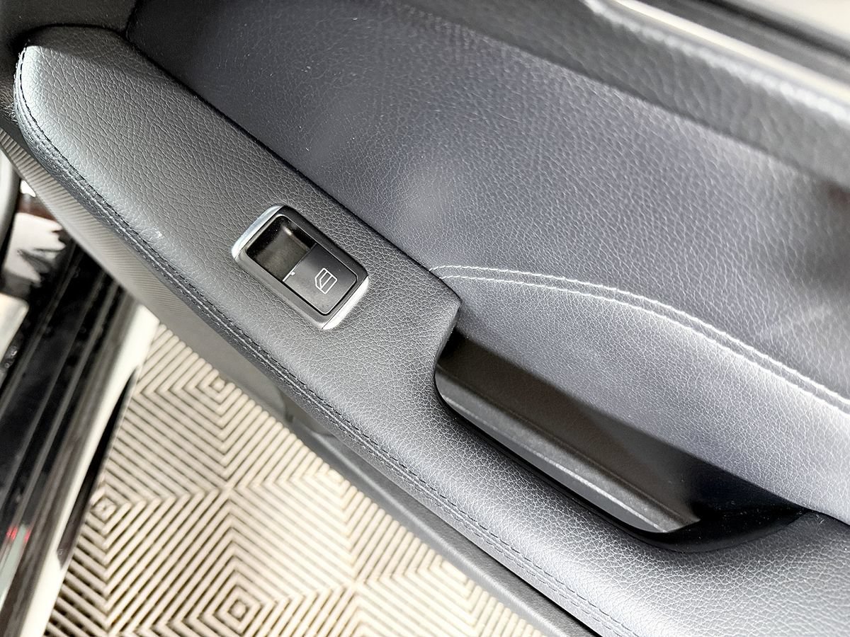 Used 2014 Mercedes-Benz E 350 Sedan image 39