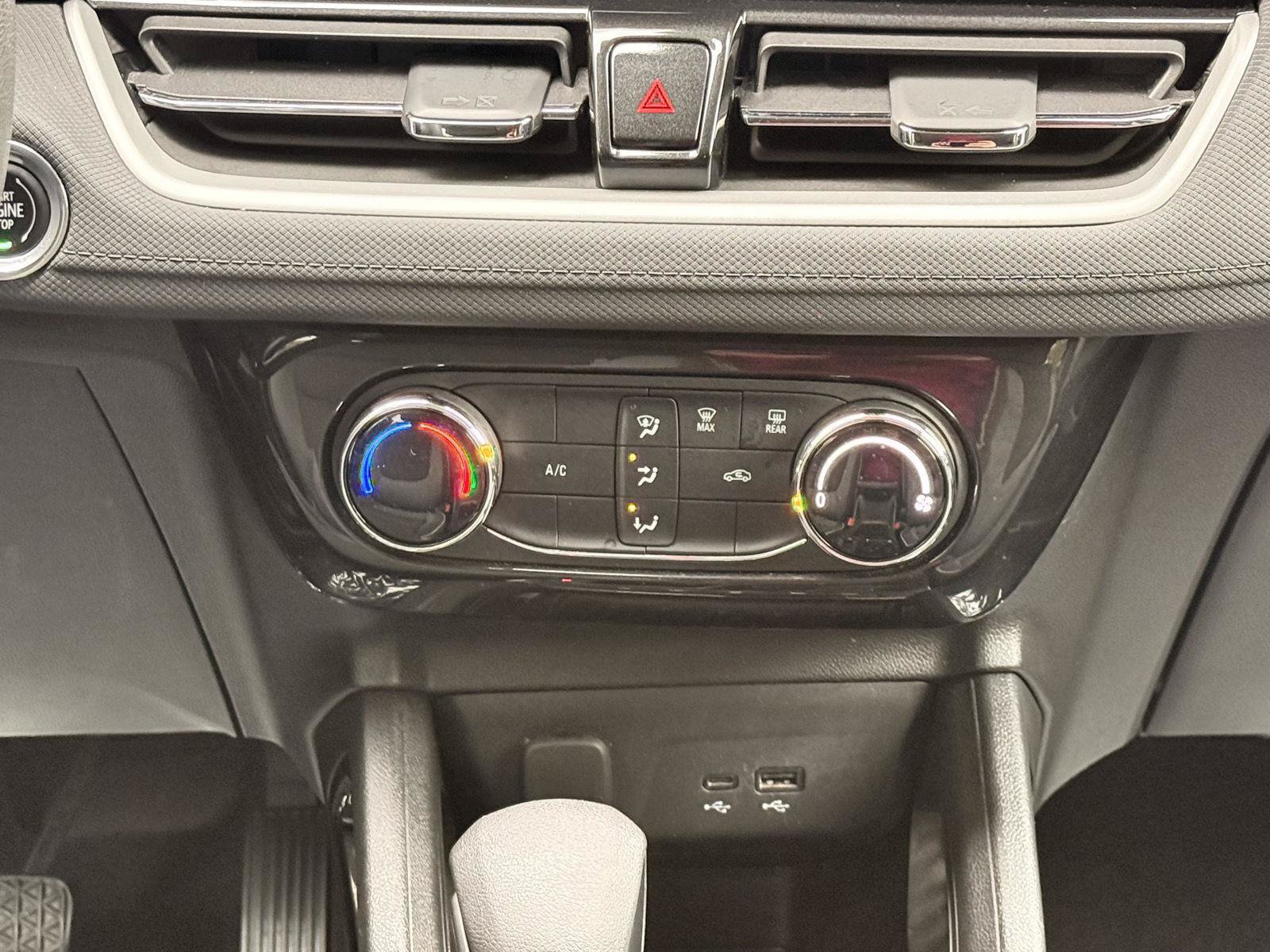 Used 2025 Chevrolet TrailBlazer LT AWD/4WD image 28