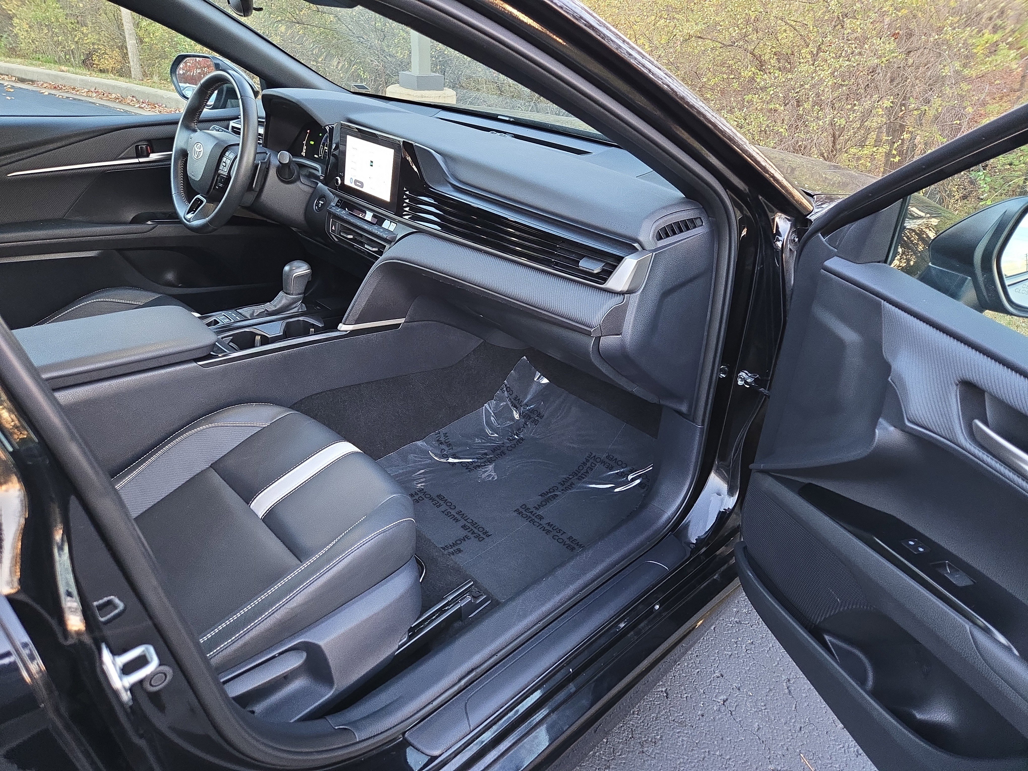 Used 2025 Toyota Camry LE image 23