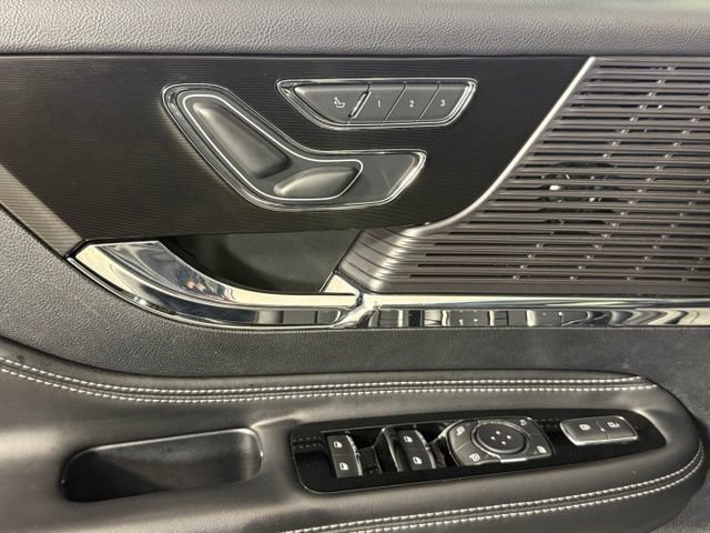 Used 2022 Lincoln Corsair Reserve w/ Elements Package FWD image 16