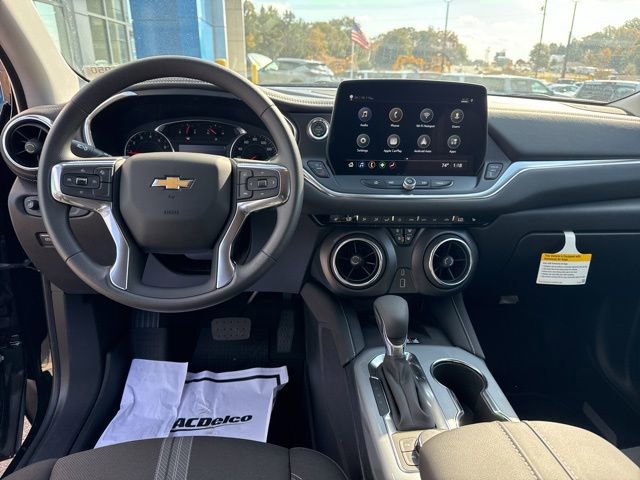 New 2025 Chevrolet Blazer LT w/ Convenience Package FWD image 23