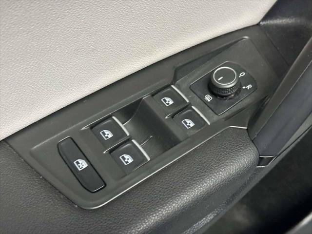 Used 2019 Volkswagen Tiguan SE w/ Panoramic Sunroof Package AWD/4WD image 19
