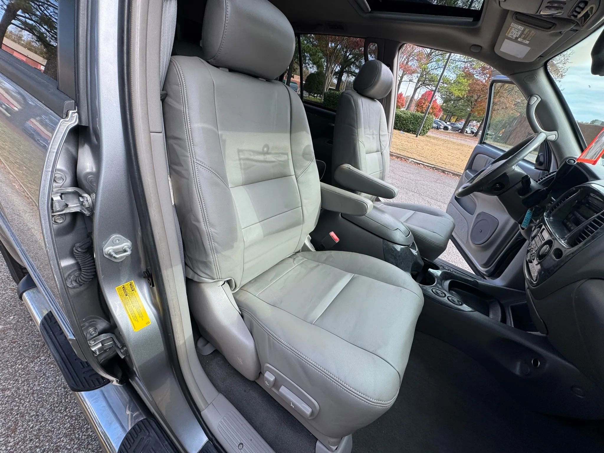 Used 2004 Toyota Sequoia Limited image 16