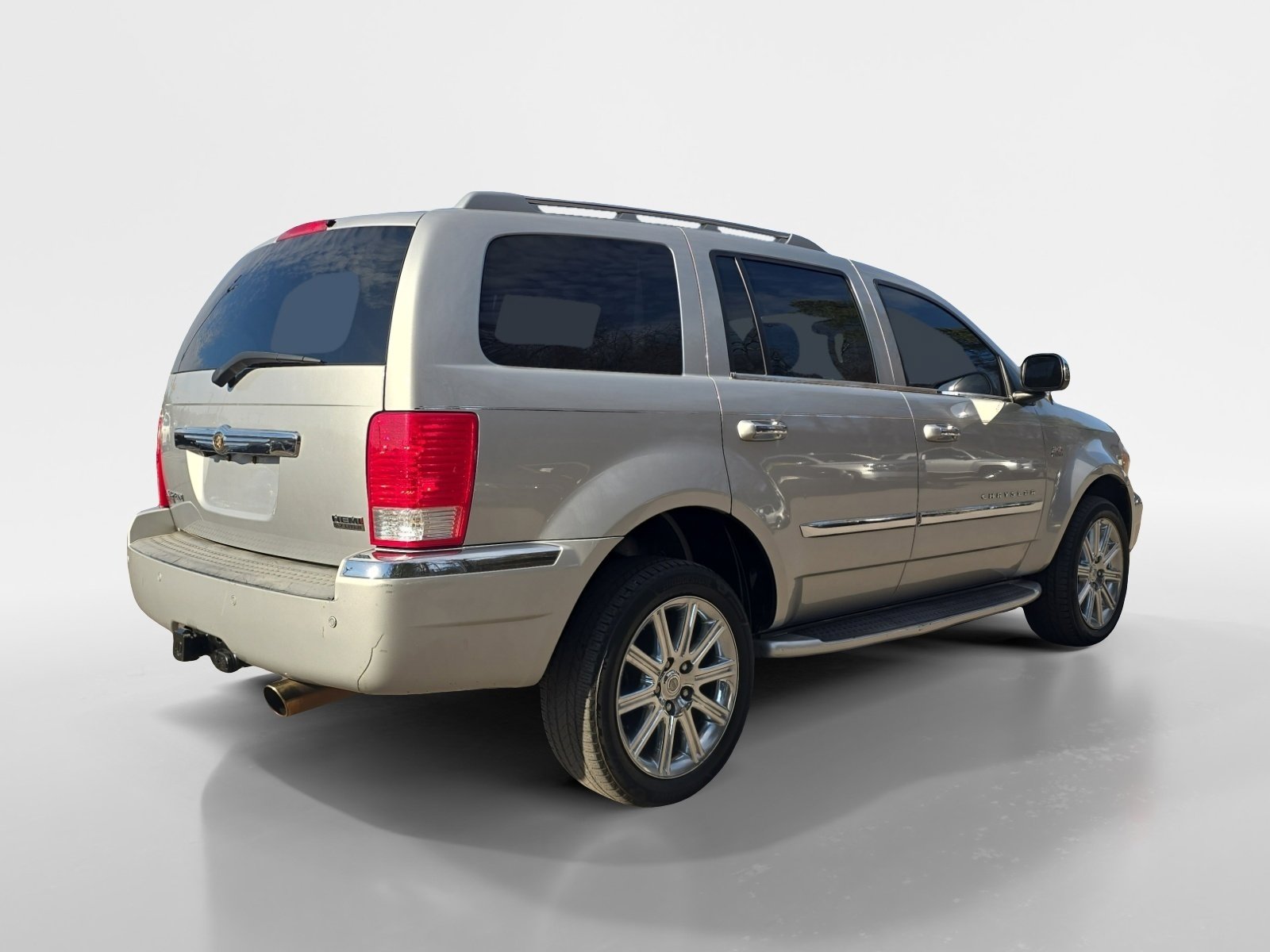Used 2008 Chrysler Aspen Limited image 4