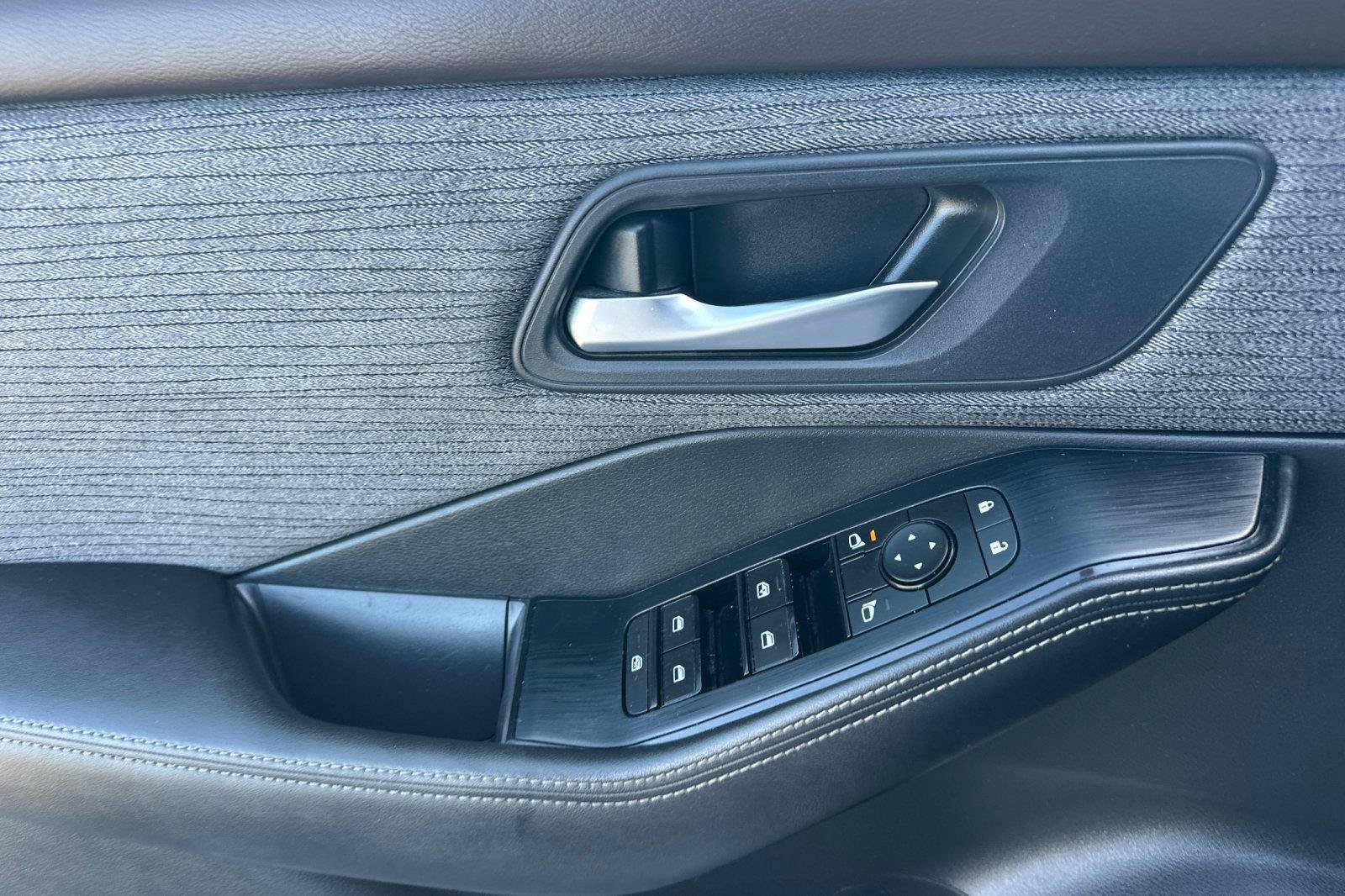 Certified 2022 Nissan Rogue SV AWD/4WD image 10