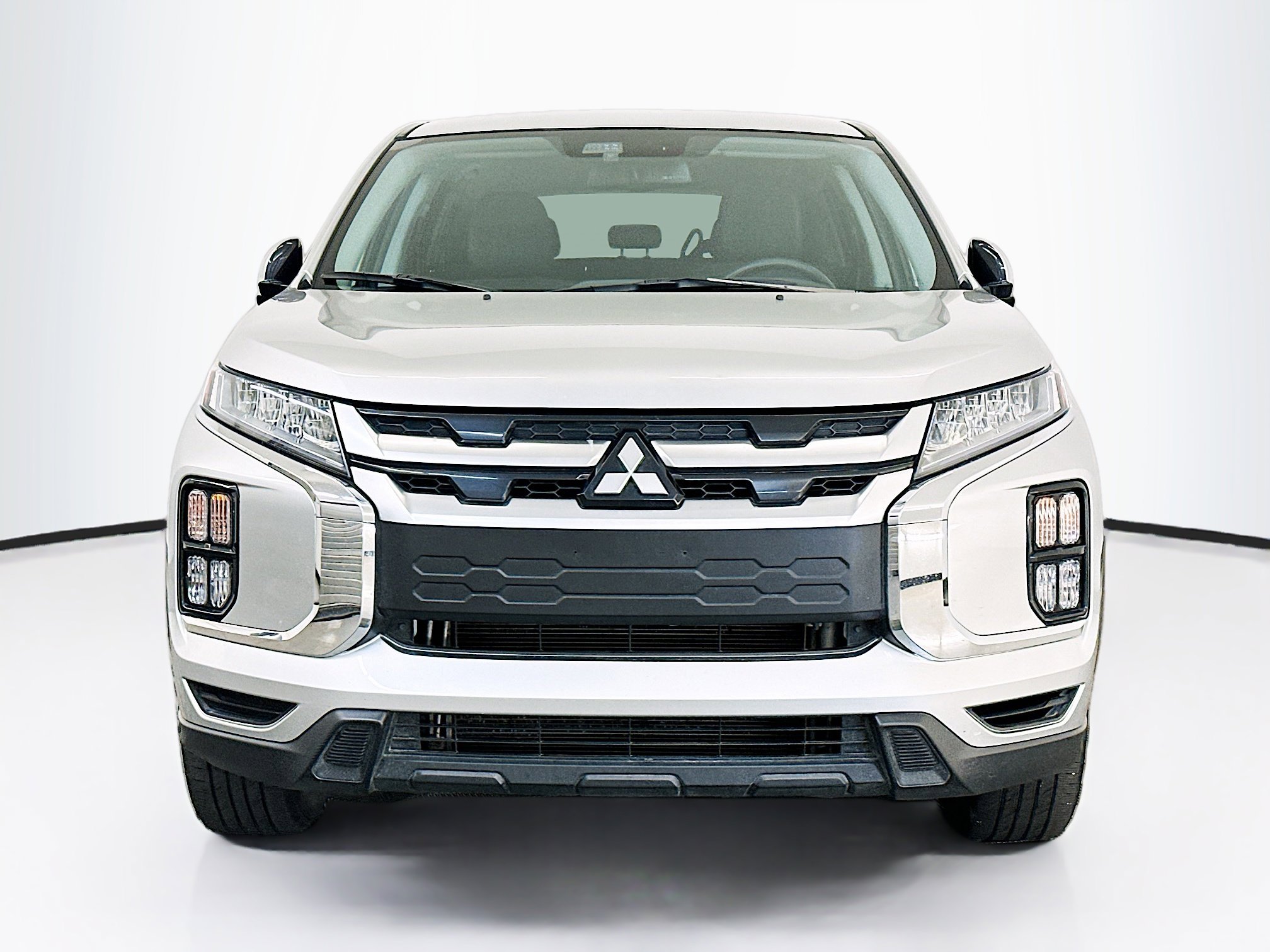 Used 2025 Mitsubishi Outlander Sport SE image 2