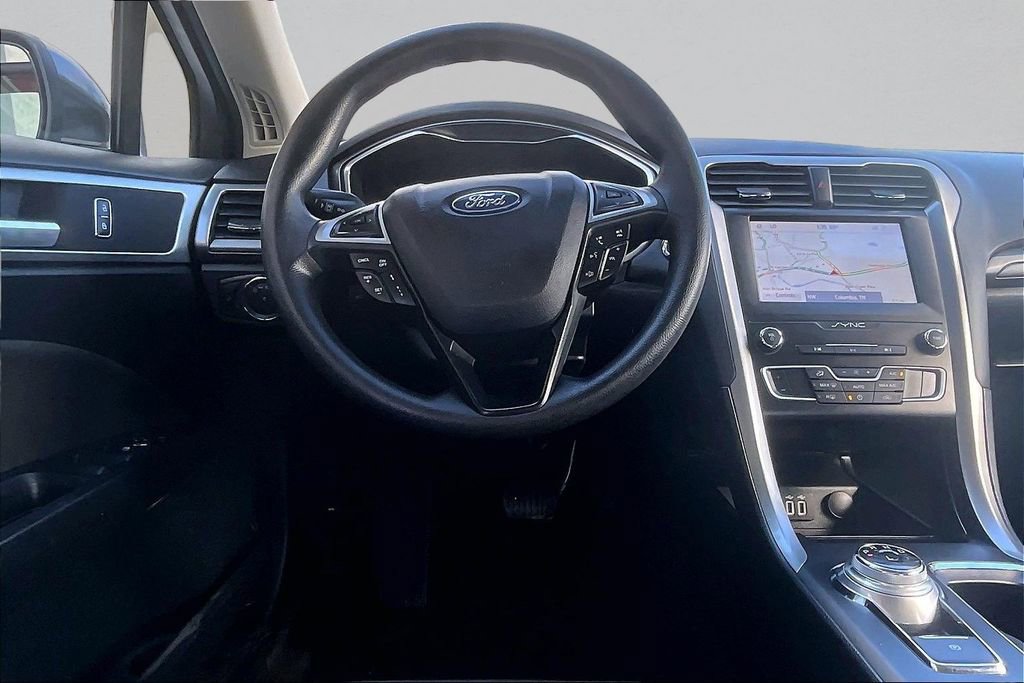 Used 2020 Ford Fusion SE image 7