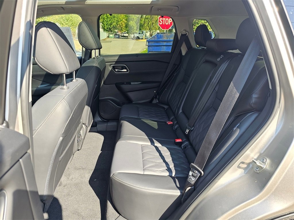 New 2026 Nissan Rogue Platinum image 22