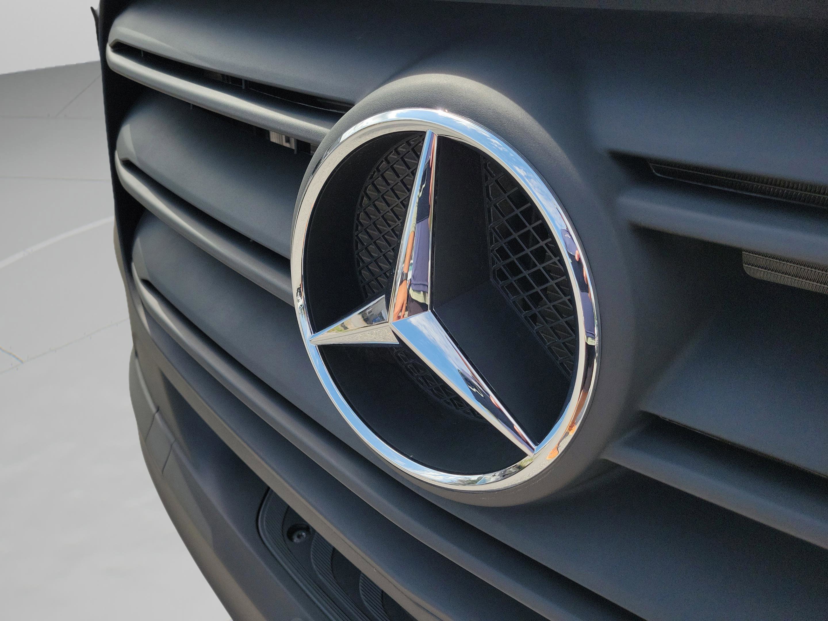 New 2025 Mercedes-Benz Sprinter 2500 image 12