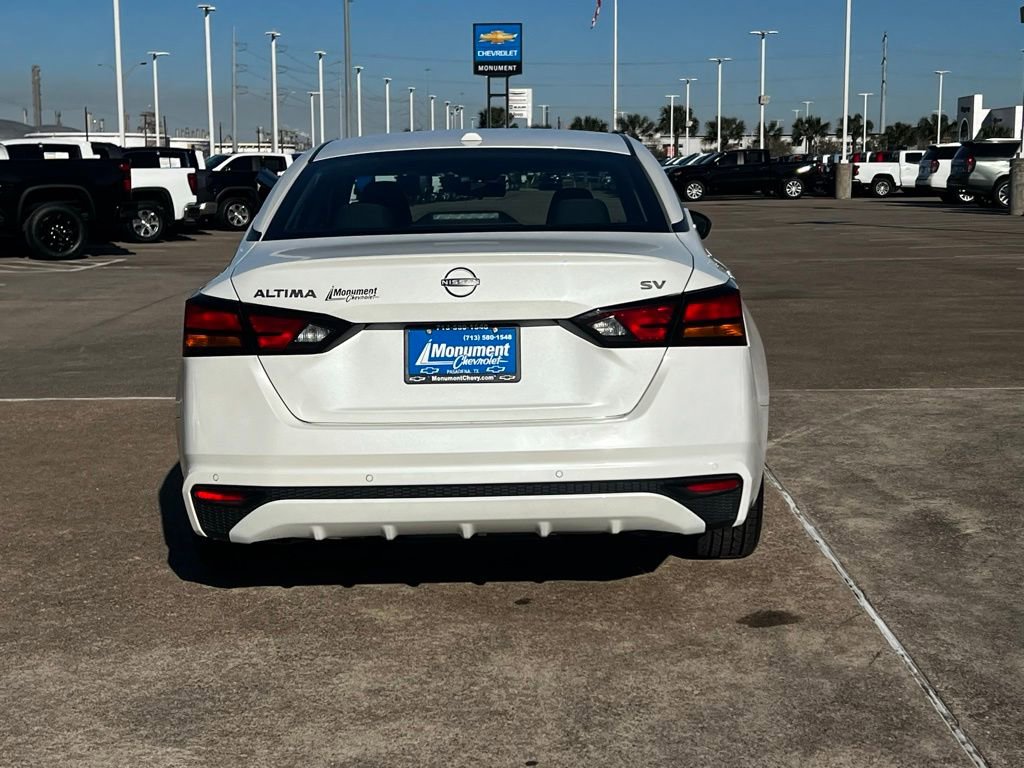 Used 2024 Nissan Altima 2.5 SV image 17