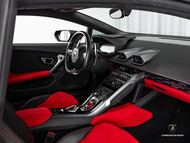 Used 2015 Lamborghini Huracan LP 610-4 AWD/4WD image 38