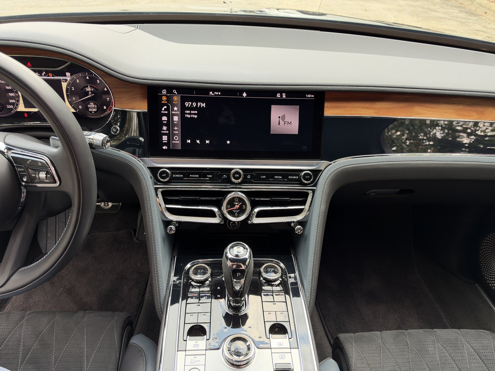 Certified 2023 Bentley Flying Spur W12 AWD/4WD image 4
