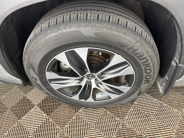 Used 2020 Toyota Highlander XLE w/ Protection Package #3 AWD/4WD image 33