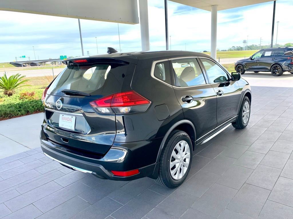 Used 2017 Nissan Rogue S image 5