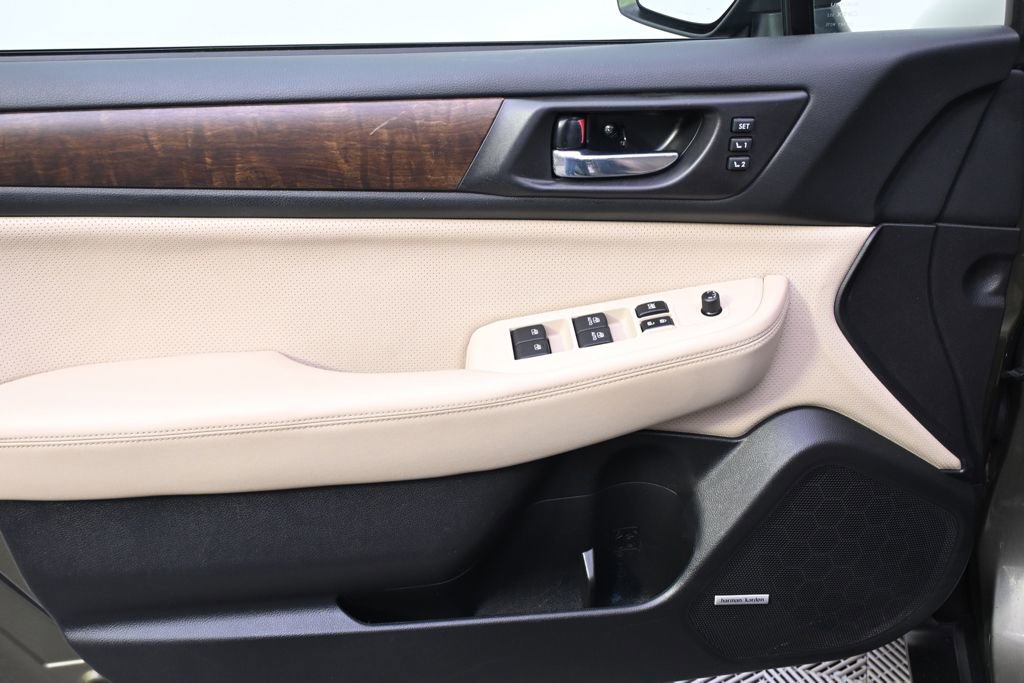Used 2015 Subaru Outback 3.6R Limited image 22