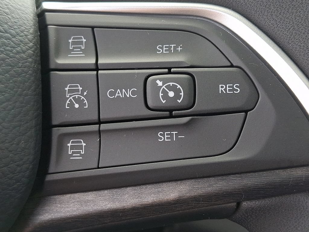 Used 2024 Jeep Grand Cherokee Limited AWD/4WD image 22