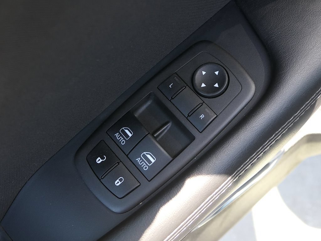 Used 2022 Dodge Challenger SXT RWD image 13