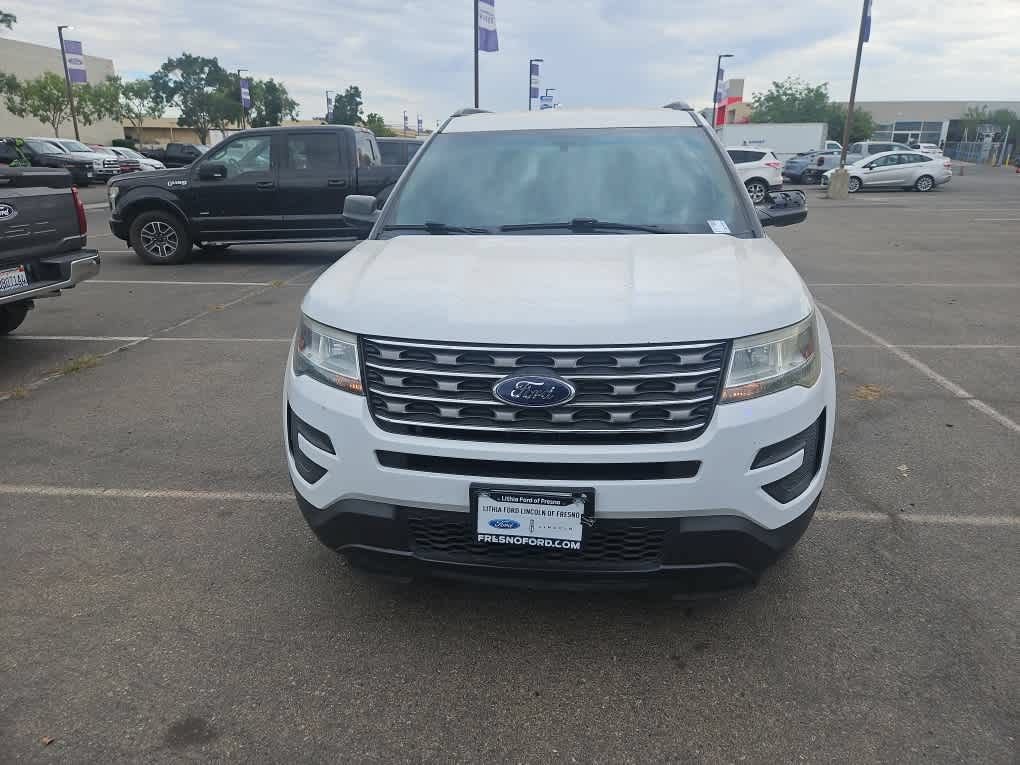 Used 2016 Ford Explorer FWD image 2