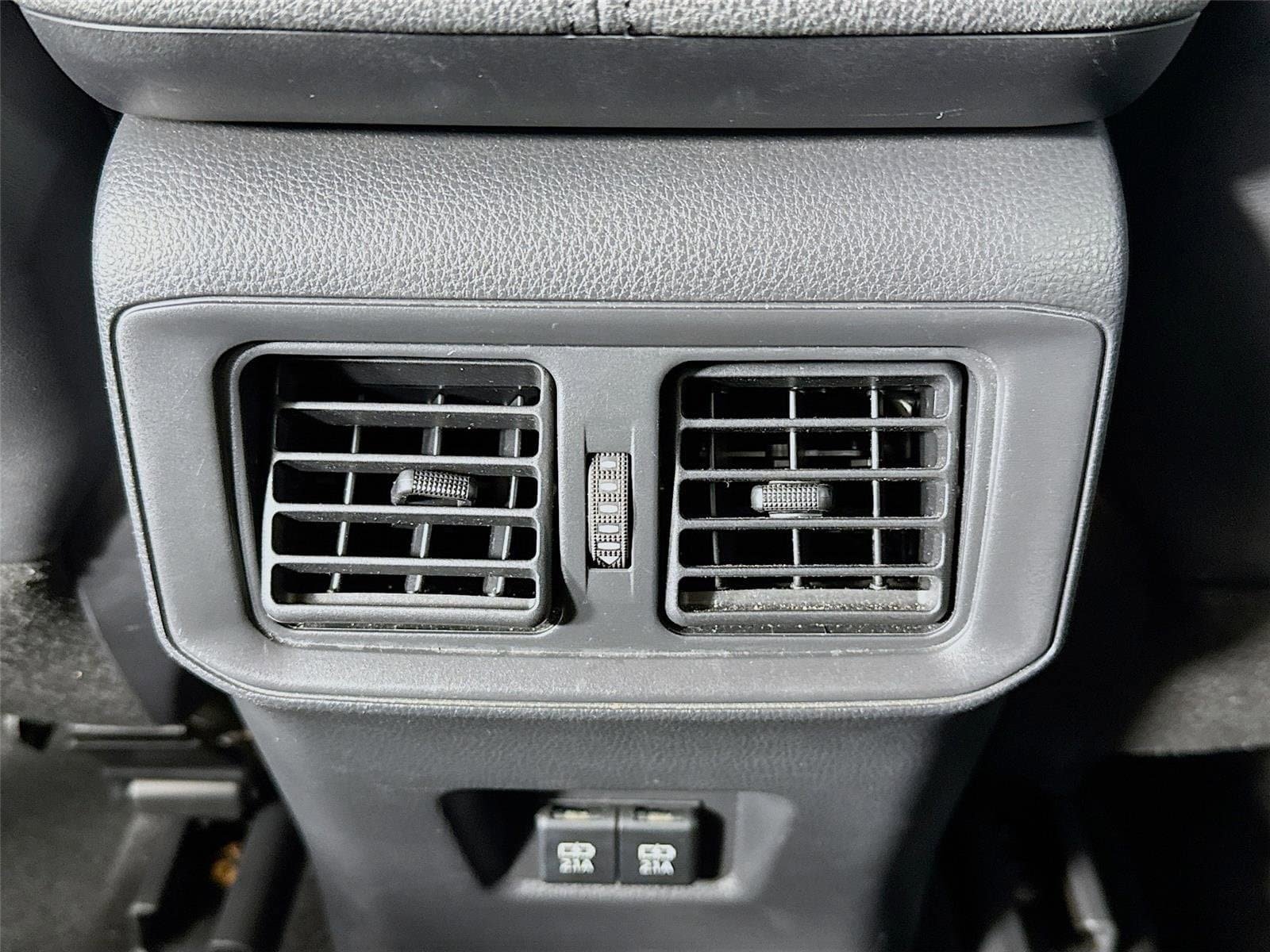 Used 2019 Toyota RAV4 XLE Premium FWD image 25