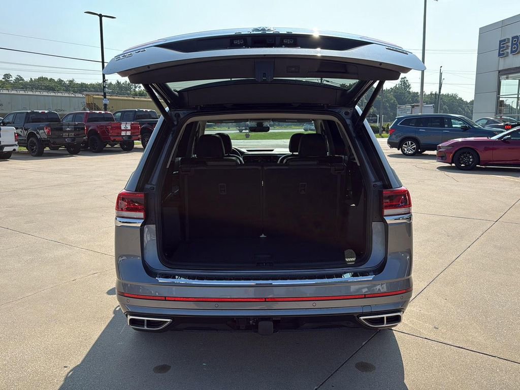 Used 2022 Volkswagen Atlas SEL Premium image 17