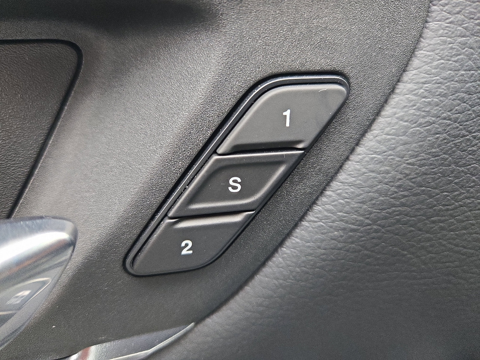 New 2025 RAM 1500 Laramie image 12