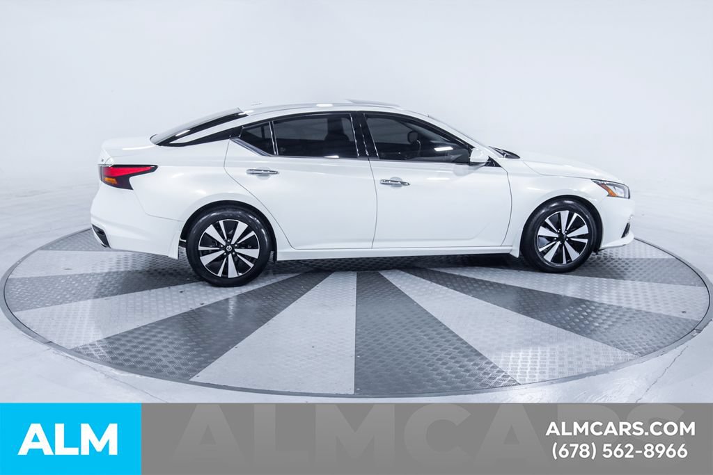 Used 2020 Nissan Altima 2.5 SV FWD image 11