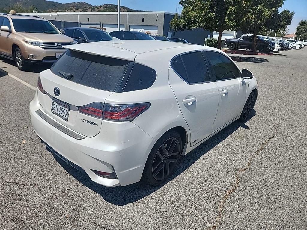 Used 2017 Lexus CT 200h w/ Navigation System Package FWD image 5