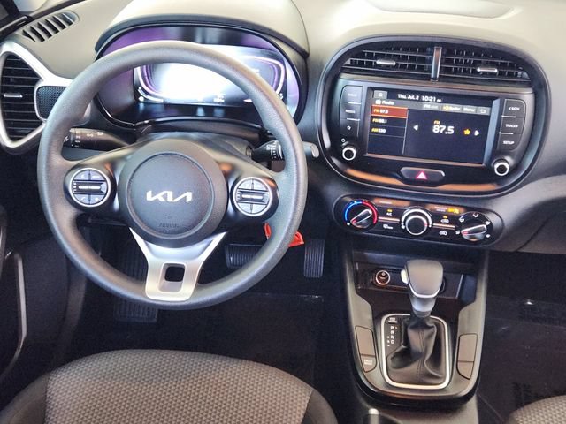 Used 2025 Kia Soul LX w/ LX Technology Package FWD image 27