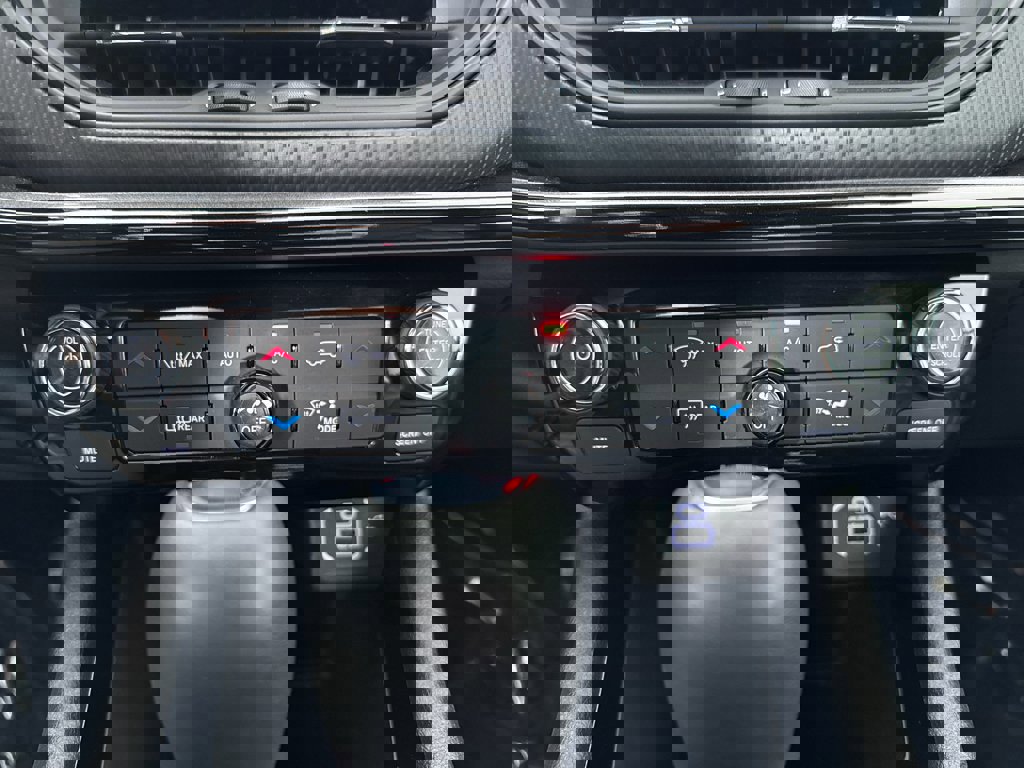 Used 2026 Jeep Compass Limited image 23