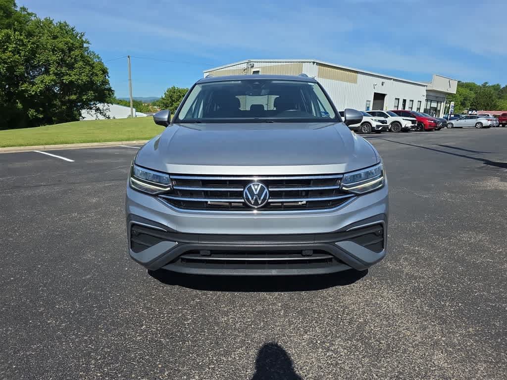 Used 2022 Volkswagen Tiguan SE AWD/4WD image 4