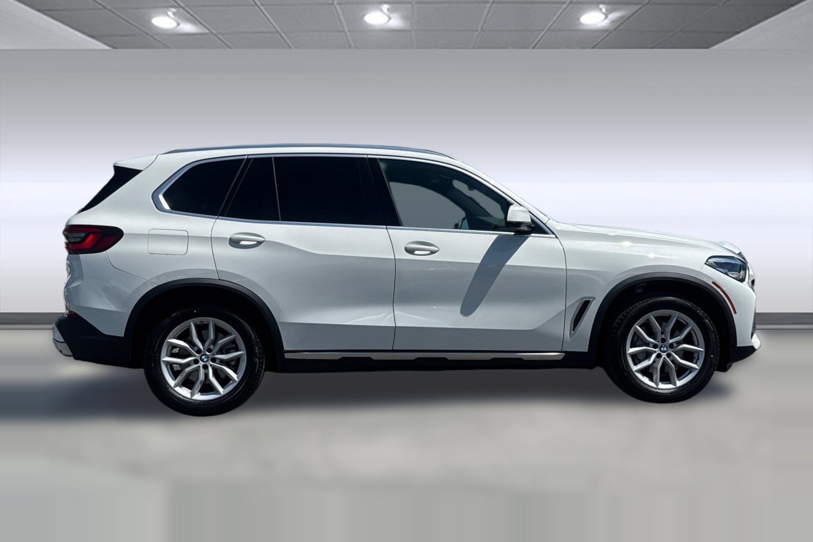 Certified 2023 BMW X5 xDrive40i w/ Premium Package AWD/4WD image 7